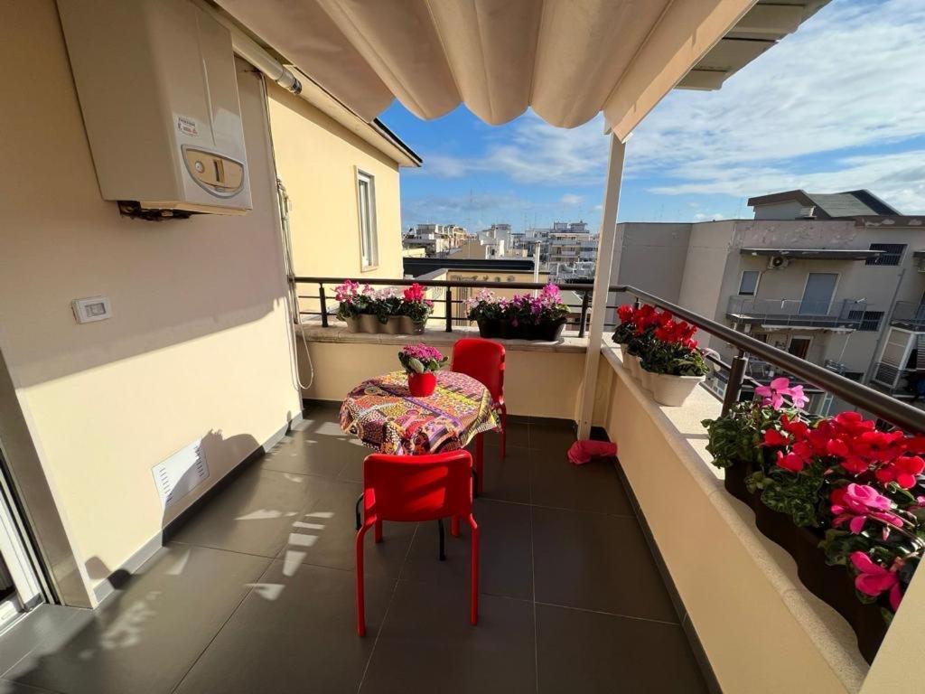 Appartement Attico Stazione - Montello 16 à Bari Extérieur photo
